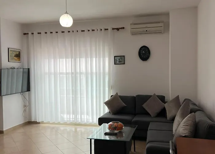 Shkembi Kavajes Near Grande Apartment *