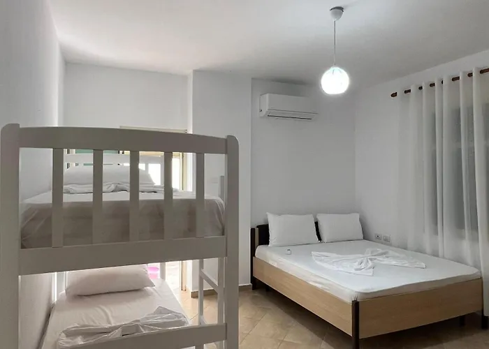 Shkembi Kavajes Near Grande Apartment Durrës